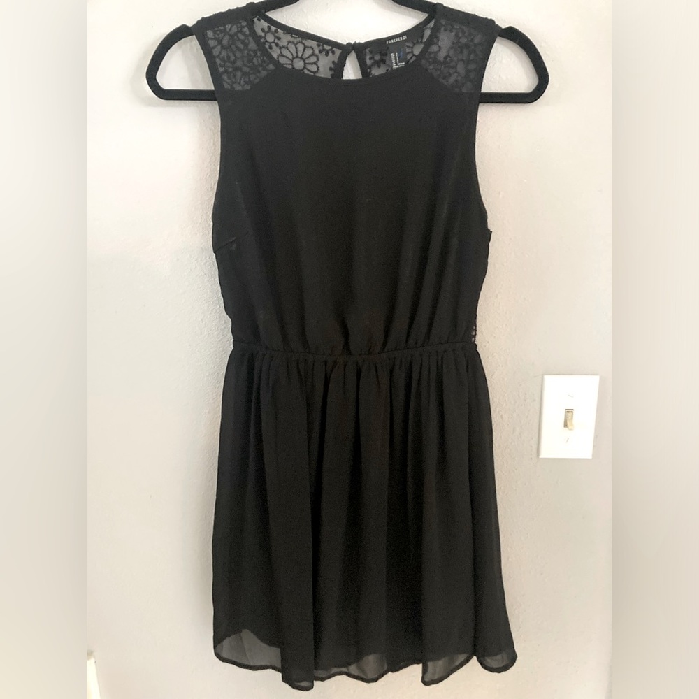 Forever 21 Size S Black Lace Trim Women Dress Stylish Modern